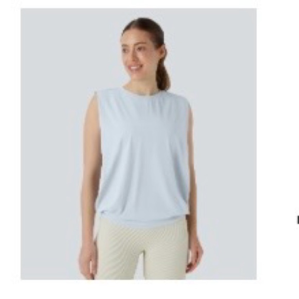 Women's Round Neck RuchedCool Touch Light Blue Yoga Top